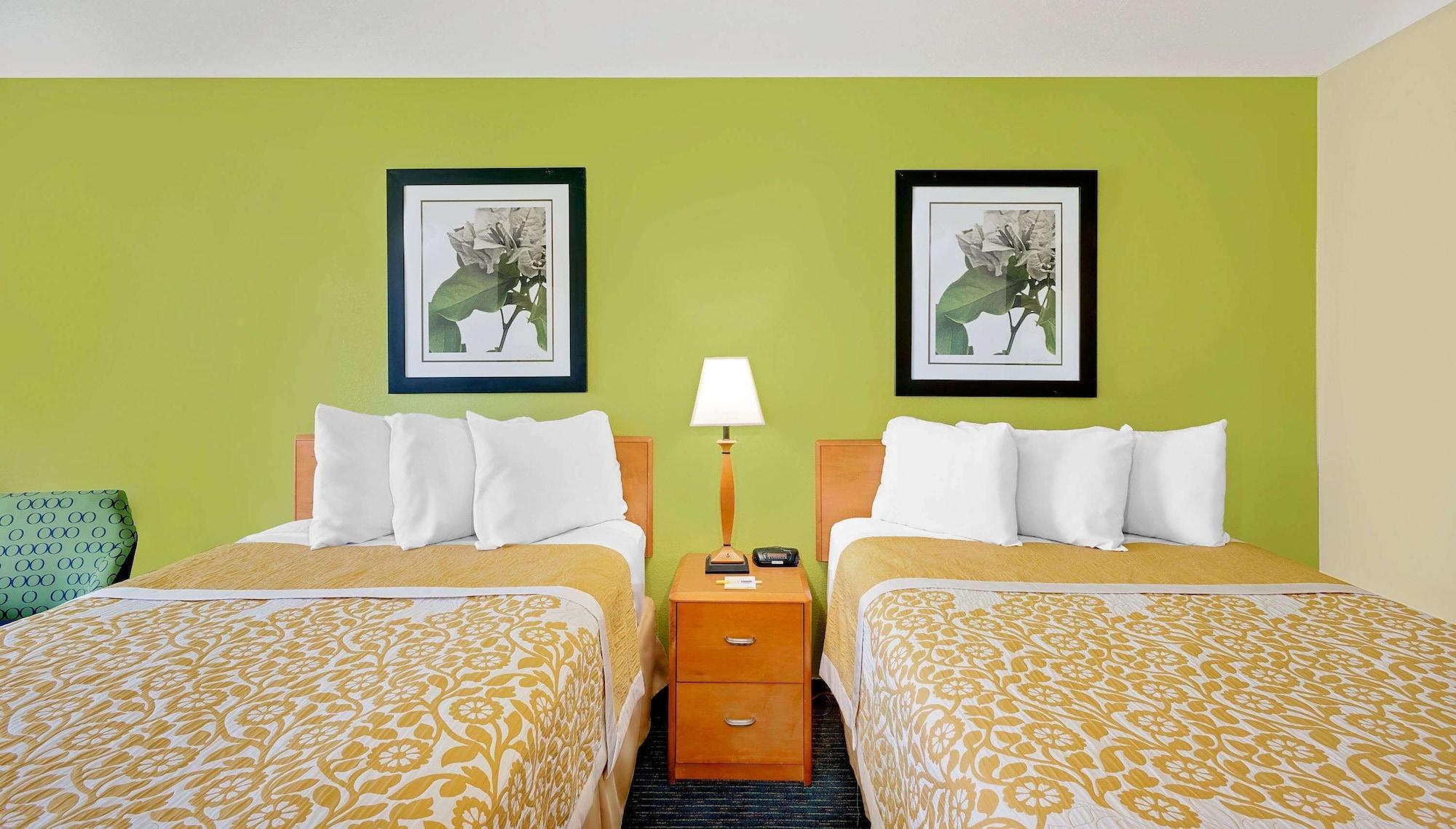 Days Inn By Wyndham Easton Extérieur photo