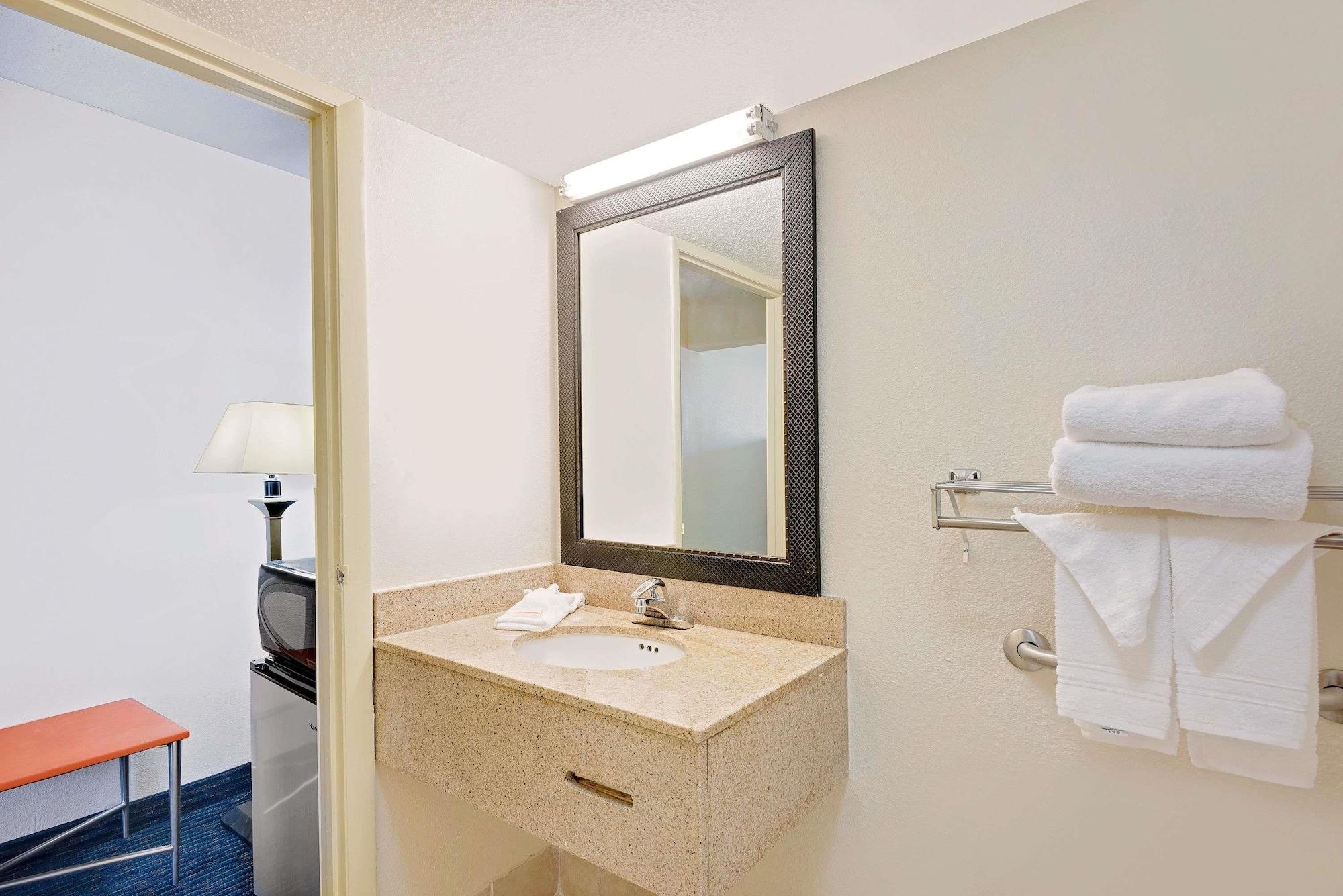 Days Inn By Wyndham Easton Extérieur photo